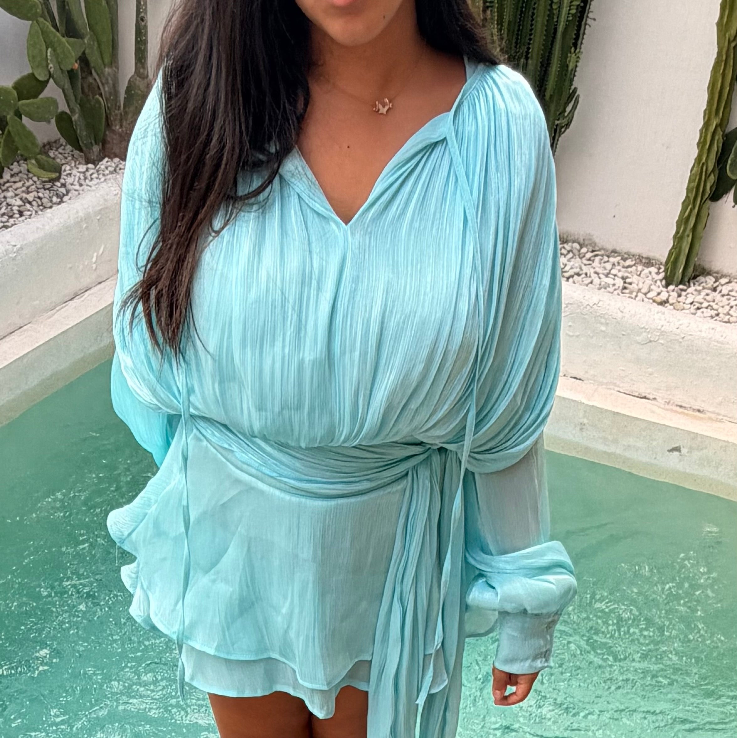 Bali – Robe irisée à ceinture drapée